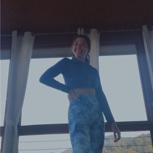 blue workout crop zip up jacket